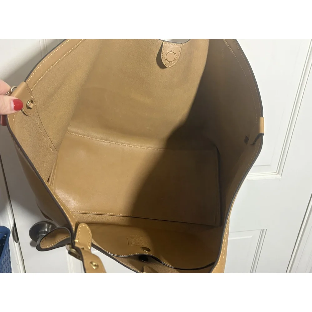 Coach Gramercy Tote Bag in Tan Honey Brown Smooth Natural Grain Leather